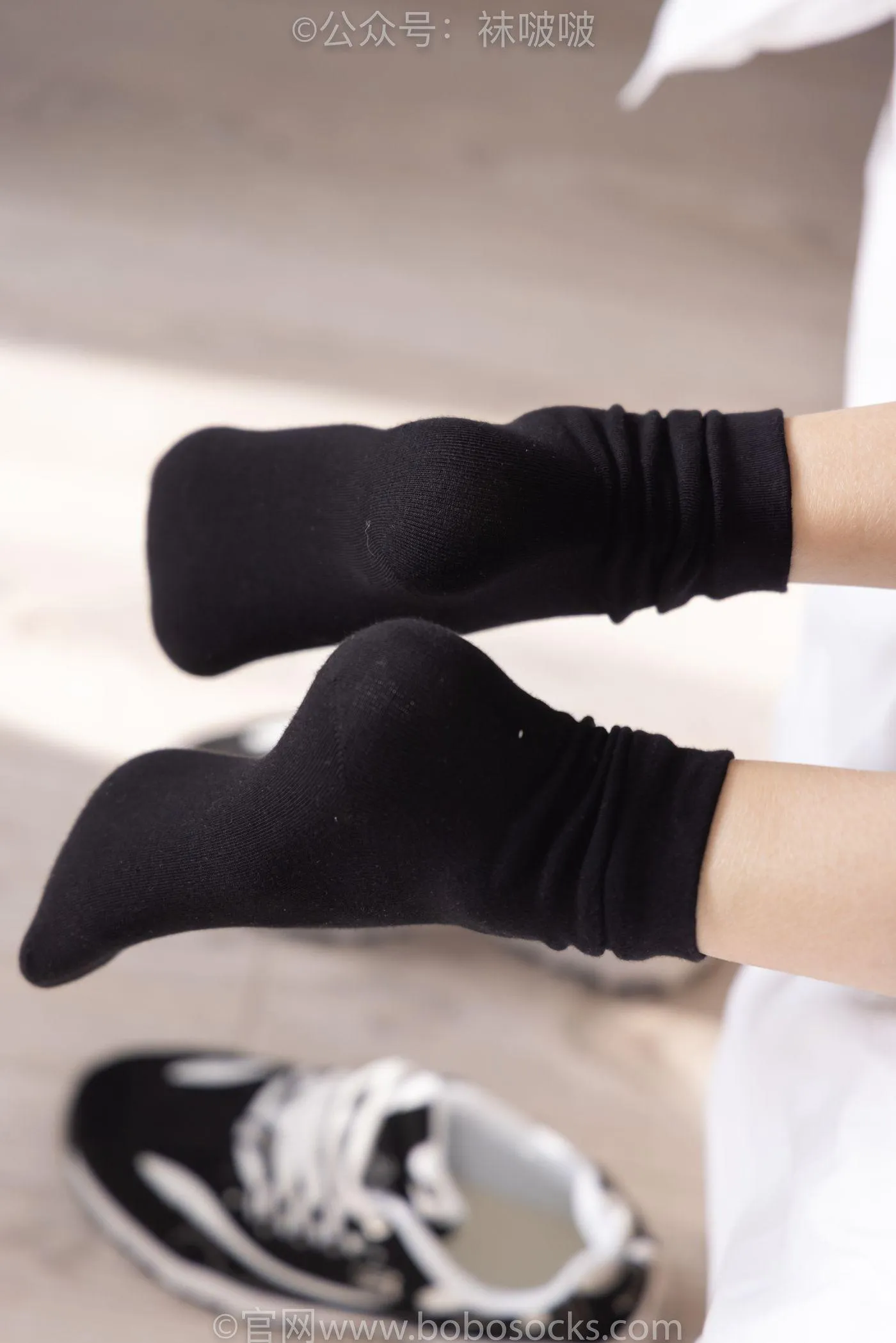 [BoBoSocks袜啵啵]NO.055 稚予-斯凯奇运动鞋、白棉袜、黑棉袜 [139P]插图9